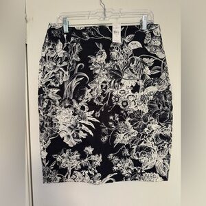 NWT Loft Charcoal with White Florals Pencil Skirt Size 10 Curvy